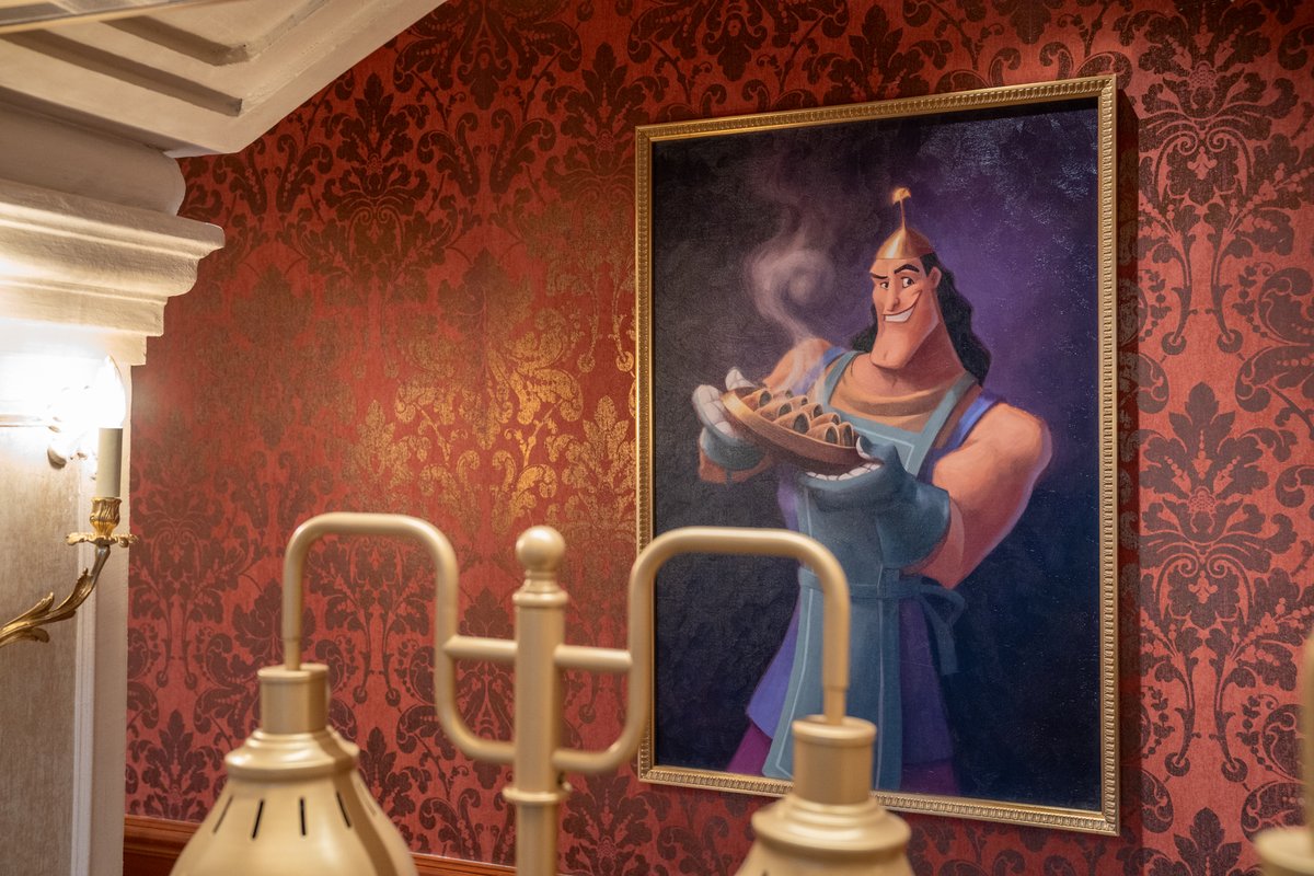 Feast your eyes on the incredible artwork coming to the Royal Banquet when Disneyland Hotel opens at #DisneylandParis on January 25! 🍽️ 👑 ✨ ➡️More info: fans.disneylandparis-news.com/en/exclusive-l…