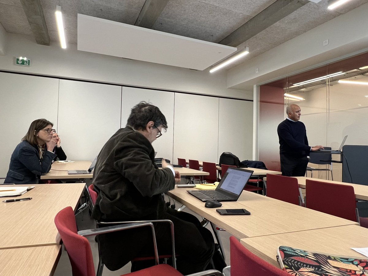 Passionnante journée <a href="/NEOMAbs/">NEOMA Business School</a> aujourd’hui sur l’innovation et l’IA pour l’ensemble des directeurs de services et de départements de l’Ecole. 
Nous réfléchissons à la manière dont l’IA transforme nos métiers et nos pédagogies et comment continuer à innover dans l’ensemble de nos