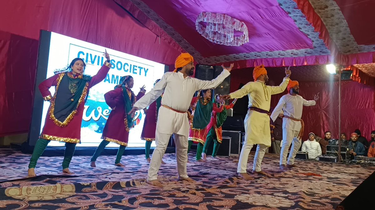 dcsambaoffice's tweet photo. Lohri festivities at the Samba Fort!
Witnessed the rich heritage of Dogra art and culture, and the sumptuous delicacies.
@diprjk 
@OfficeOfLGJandK 
@Divcomjammu 
@JammuTourism 
@MinOfCultureGoI https://t.co/76wFbIA4mP