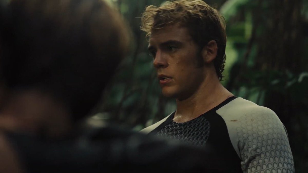 thngergames's tweet photo. o finnick percebendo que a katniss ama o peeta de verdade https://t.co/eAj3utU2i9