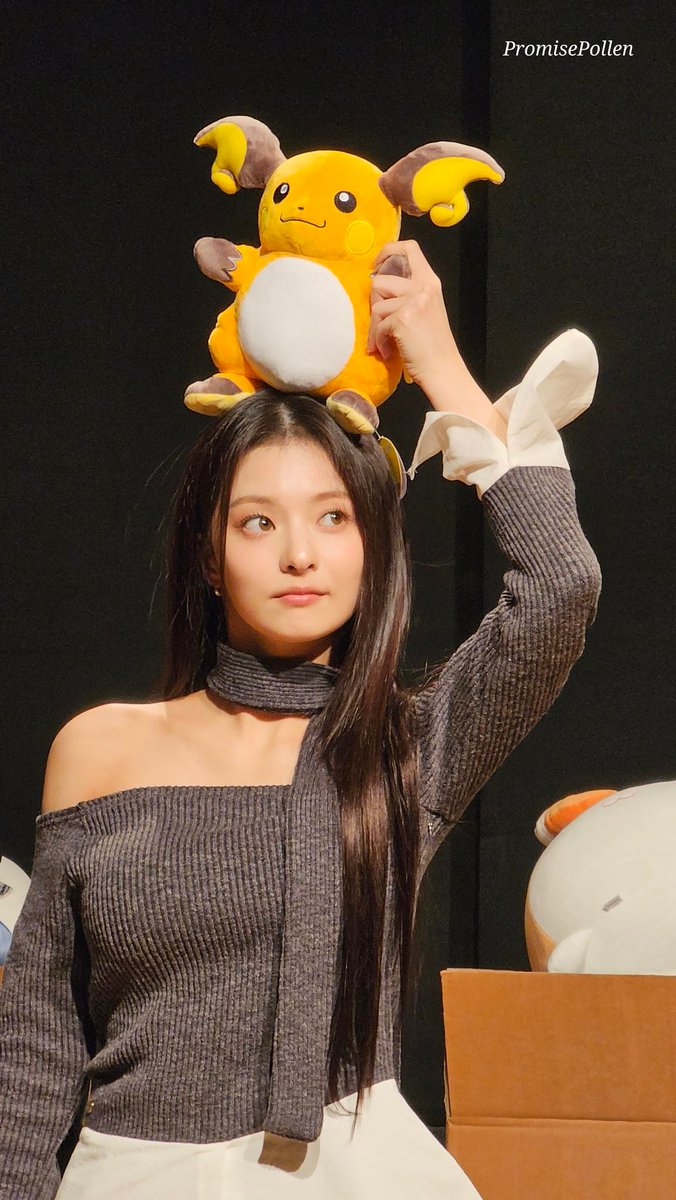 PromisePollen's tweet photo. 240112 위드뮤 팬싸 나경
#fromis_9 
#이나경 #프로미스나인 https://t.co/kuPyc3KIH5