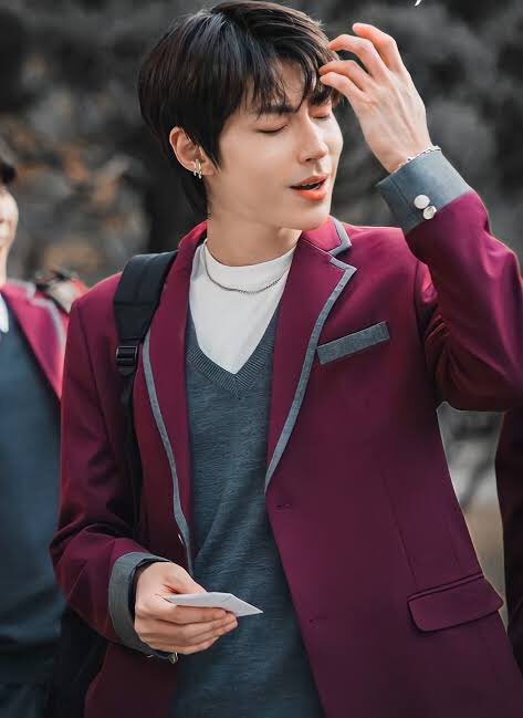 mesmerizeoldum's tweet photo. Ay erkek başrol in yeop olsun lütfen yaaa
#HwangInYeop #GoongRemake https://t.co/Ryvrx9sYm9