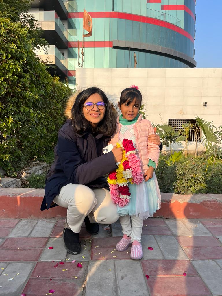 manojmathur01's tweet photo. महिलाओं की प्रखण्ड बुलंद आवाज़ अब संसद में गूंजेगी ! @SwatiJaiHind जी को राज्य सभा सांसद बनने पर हार्दिक बधाई एवं शुभकामनाएं!🌹🌹💐💐💐🎉🎉🎉
आज रिटर्निग ऑफिसर द्वारा स्वाति मालीवाल जी को जीत का सर्टिफिकेट दिया गया! बाद में मेरे परिवार और एनजीओ के साथियों ने जीत की बधाई दी! https://t.co/83MPB6pjJV