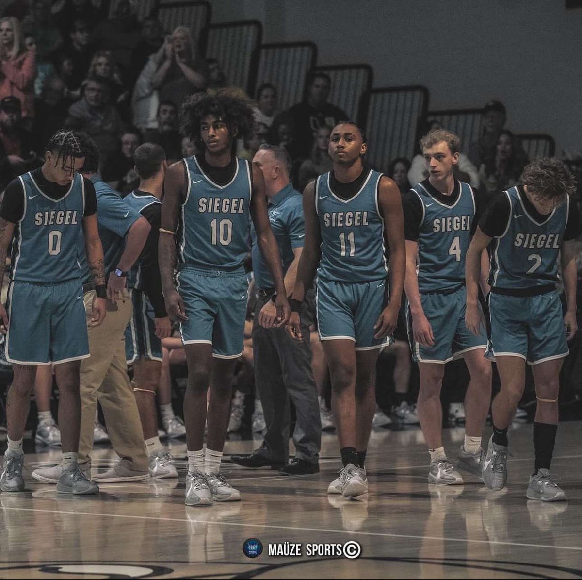 Siegel_Nation's tweet photo. 🚨GAMEDAY VS. ❌AKLAND🚨
THEME IS JERSEY 🎽
GIRLS @ 6:00
BOYS @ 7:30
SIEGEL NATION, THIS IS THE ONLY GAME YOU SHOULD CARE ABOUT. BE THERE!
📸-maüze sports https://t.co/ZbFRHvQSvo