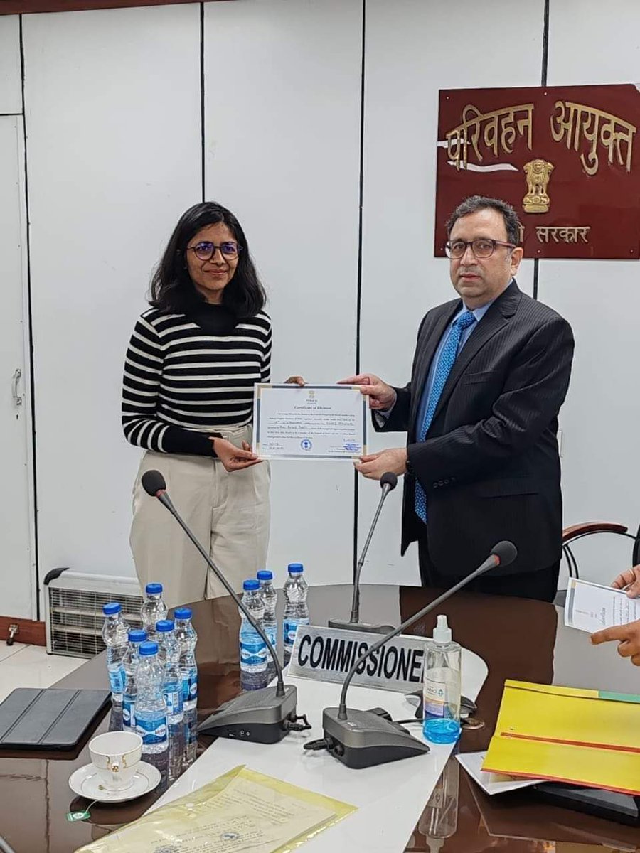 manojmathur01's tweet photo. महिलाओं की प्रखण्ड बुलंद आवाज़ अब संसद में गूंजेगी ! @SwatiJaiHind जी को राज्य सभा सांसद बनने पर हार्दिक बधाई एवं शुभकामनाएं!🌹🌹💐💐💐🎉🎉🎉
आज रिटर्निग ऑफिसर द्वारा स्वाति मालीवाल जी को जीत का सर्टिफिकेट दिया गया! बाद में मेरे परिवार और एनजीओ के साथियों ने जीत की बधाई दी! https://t.co/83MPB6pjJV