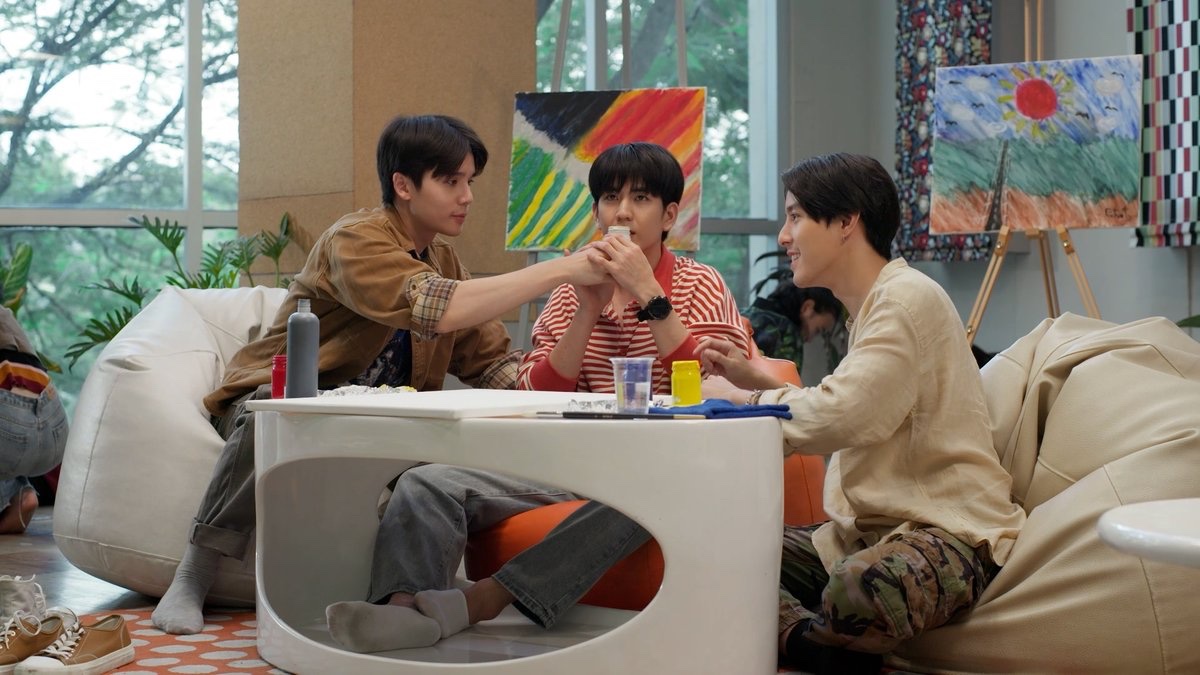 GMMTV's tweet photo. สีชนิดพิเศษที่มีกลิ่น แล้วลองดมดูว่ากลิ่นนั้นให้ความรู้สึกยังไง

🔗EP.10 [3/4] Uncut Ver. 👉 https://t.co/EvqeeAeDBq

#LastTwilightSeriesEP10
@jimmyyjp_ @Sea_tawinan @kunchanuj https://t.co/dRrVgNbTjf