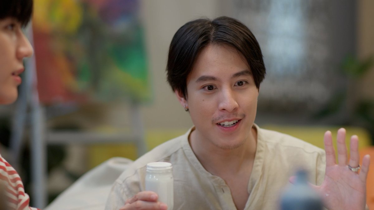 GMMTV's tweet photo. สีชนิดพิเศษที่มีกลิ่น แล้วลองดมดูว่ากลิ่นนั้นให้ความรู้สึกยังไง

🔗EP.10 [3/4] Uncut Ver. 👉 https://t.co/EvqeeAeDBq

#LastTwilightSeriesEP10
@jimmyyjp_ @Sea_tawinan @kunchanuj https://t.co/dRrVgNbTjf