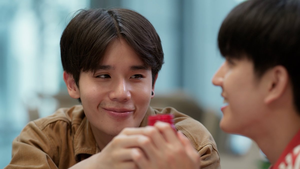 GMMTV's tweet photo. สีชนิดพิเศษที่มีกลิ่น แล้วลองดมดูว่ากลิ่นนั้นให้ความรู้สึกยังไง

🔗EP.10 [3/4] Uncut Ver. 👉 https://t.co/EvqeeAeDBq

#LastTwilightSeriesEP10
@jimmyyjp_ @Sea_tawinan @kunchanuj https://t.co/dRrVgNbTjf