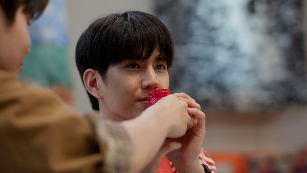 GMMTV's tweet photo. สีชนิดพิเศษที่มีกลิ่น แล้วลองดมดูว่ากลิ่นนั้นให้ความรู้สึกยังไง

🔗EP.10 [3/4] Uncut Ver. 👉 https://t.co/EvqeeAeDBq

#LastTwilightSeriesEP10
@jimmyyjp_ @Sea_tawinan @kunchanuj https://t.co/dRrVgNbTjf