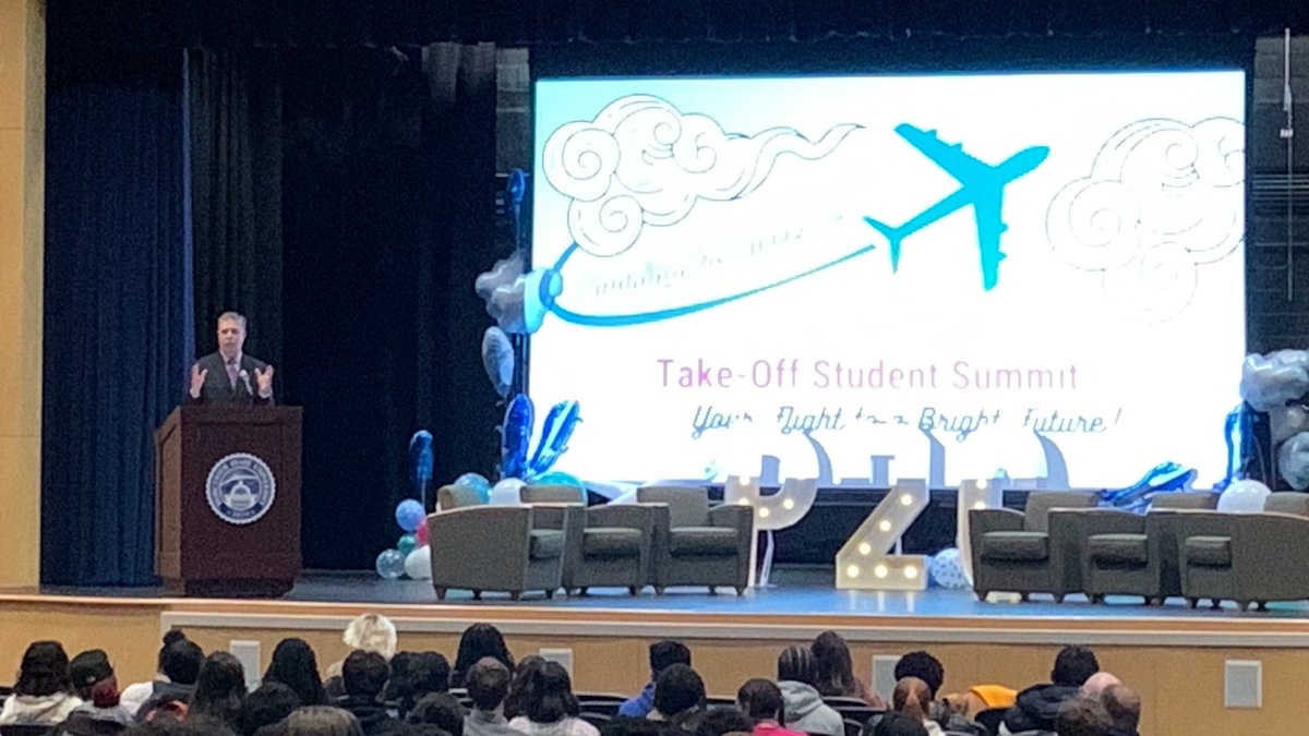 Good morning from <a href="/WorcesterState/">Worcester State</a>! The Alliance team is excited for today’s <a href="/MASchoolsK12/">Massachusetts K-12</a> / <a href="/Pathway2Careers/">Pathway2Careers</a> student convening.  <a href="/WSUpresident/">Worcester State Pres</a> Maloney is now welcoming the audience to campus. #EarlyCollege