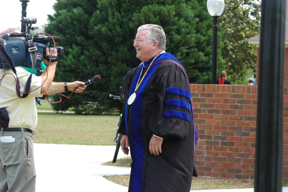 baptistufl's tweet photo. Dr. Thomas A. Kinchen, beloved Baptist University of Florida President Emeritus, passed away at his home Thursday afternoon, January 11, after a battle with cancer.  BUF is asking our Faithful Lord to provide love, comfort, and support for the Kinchen family. 
(1/2) https://t.co/L30y7LEMKH