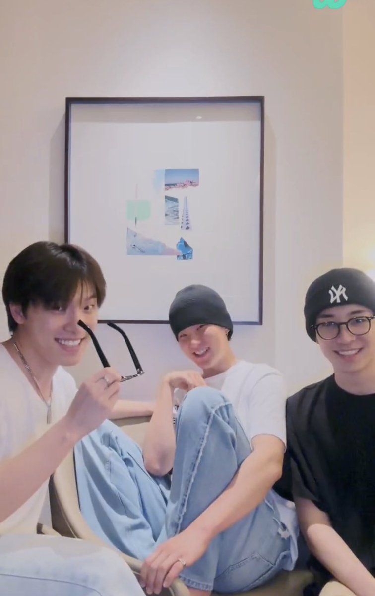 soonchanist's tweet photo. it’s the gay chicken rights trio 😭 https://t.co/FOyQug2aWo