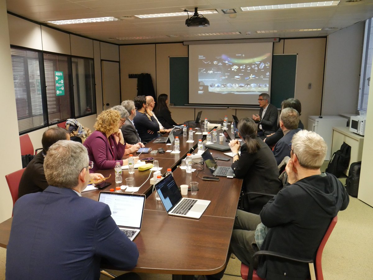 IEEC_space's tweet photo. Avui ha tingut lloc la primera reunió del #Comitè Assessor de l’Àrea de Promoció del Sector Espacial de Catalunya (#APEC) de l’#IEEC, a la nostra seu.

Hi han participat els membres de les diferents entitats i institucions que la conformen:  @tic (Dept @empresacat i @treballcat) @i2CAT @ICGCat @exteriorscat @Catalonia_EU @accio_cat @recercauniscat @ESABICBarcelona @irtacat @GTDsystems #SENER @Open_Cosmos @lobeliaearth @rokubn @PangeaAerospace @sateliot

El patronat de l'IEEC va aprovar la creació de l’APEC per articular l'#impuls del sector del #NewSpace a Catalunya i l'avenç en el coneixement de les àrees relacionades, segons el previst en l’Estratègia NewSpace.

L’Estratègia #NewSpace està impulsada pel @govern, a través de la Secretaria de Polítiques #Digitals del Departament d’Empresa i Treball, i compta amb la col·laboració de l’#IEEC, @i2CAT i @ICGCat

L’#APEC:

➡️ Contribueix en els diversos pilars de l’Estratègia #NewSpace i executa activitats de promoció de la #R+D+i, retenció de #talent, construcció d’#infraestructures clau tant espacials com terrestres, i de #desenvolupament de serveis i aplicacions destinats a l’administració i a sectors #industrials

➡️ Té com a objectiu fer créixer l’ecosistema a partir de reforçar les capacitats de Catalunya i promoure la col·laboració internacional

➡️ Coordina les seves activitats amb la Generalitat de Catalunya i les altres entitats promotores de l’Estratègia