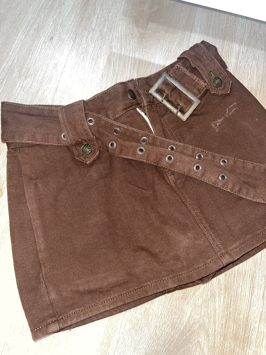 Bybeemoon's tweet photo. กระโปรง y2k ไซซ์ M 🤎 120฿ รวมส่ง #ส่งต่อเสื้อผ้า #ส่งต่อ #ส่งต่อเสื้อผ้ามือ2 #ส่งต่อเสื้อผ้ามือสองสภาพดี https://t.co/QmXsK7Ju5I