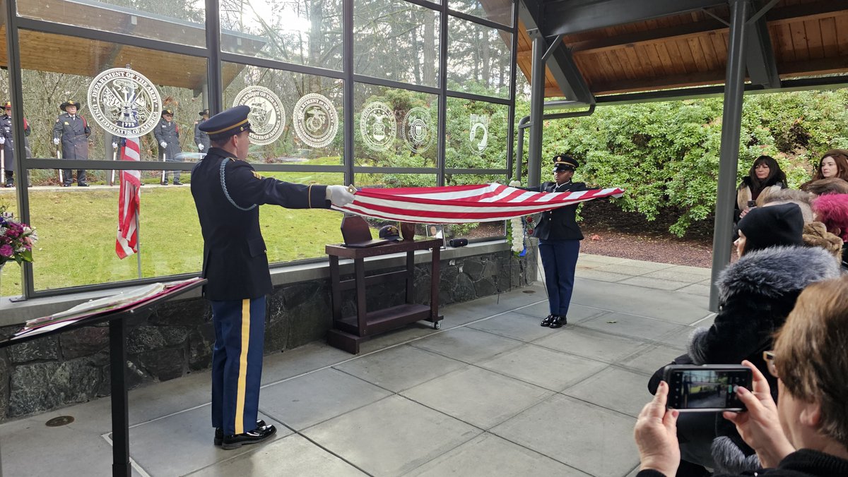 VFWPost6785's tweet photo. One of the VFW's most important mission is to honor veterans and their families during services at Tahoma working with National Cemetery and other veterans service organizations.

Join us in honoring veterans and their families. https://t.co/2LrwiQAxaL