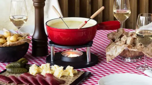 Vuelve al Hotel The One Barcelona la "Mood Swiss Fondue Experience". El mejor sitio para disfrutar de la rica gastronomía suiza con una amplia gama de fondues con queso suizo. Hmmmm, ¿te lo vas a perder?
h10-pwa.stay-app.com/desktop/webvie…