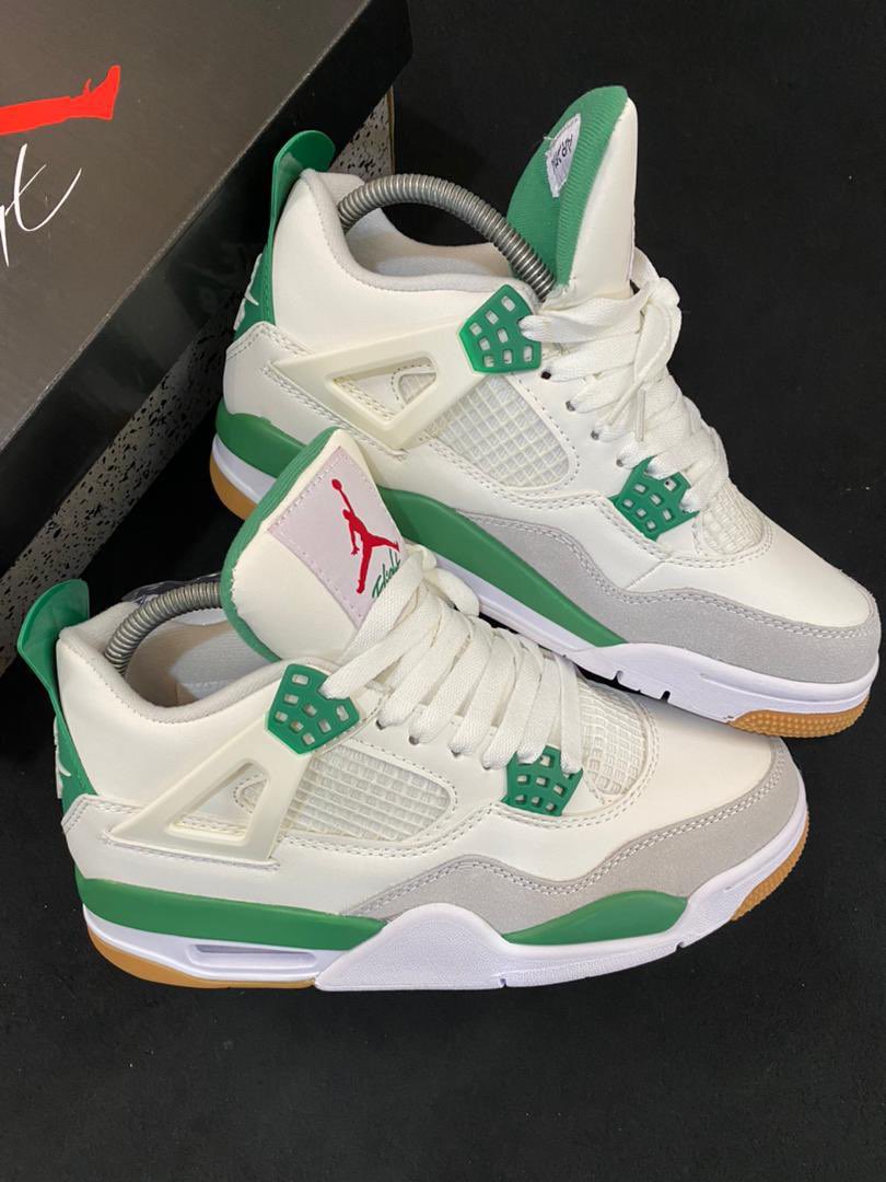 Indulgence_stor's tweet photo. Nike SB Air Jordan 4 “pine green”

Size 40 - 47 

Price: 70k only 

Help repost please, I need your support 🙏🏾 

Available as seen. https://t.co/WzzpmWKmvK