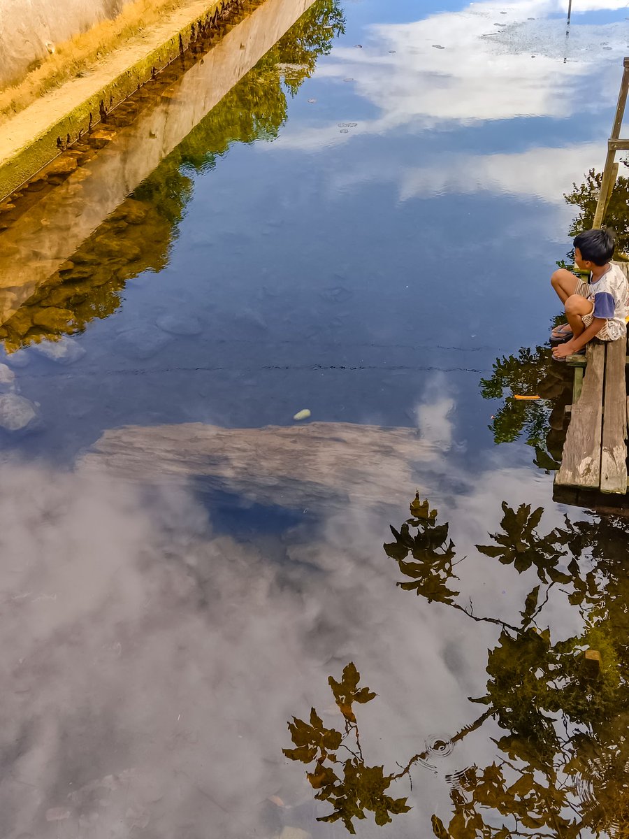 Aekacafp's tweet photo. Clear river
#clear #water #clearwater #River #Reflection #nature #skyreflection #plants #Branch #Wood #photography #photo https://t.co/L2OCjAUVdh