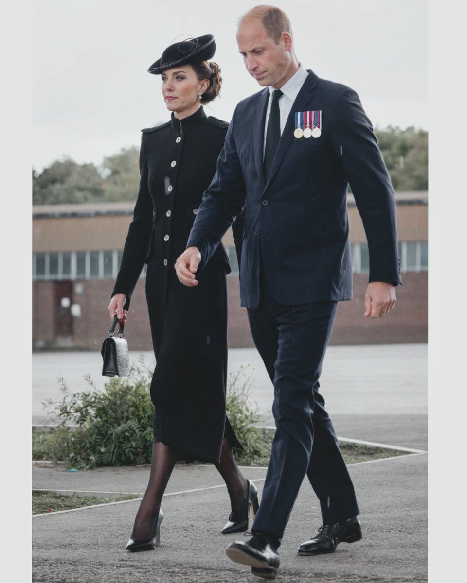tokkianami's tweet photo. The future King and Queen 👑🇬🇧✨ https://t.co/ck0xDadJDb