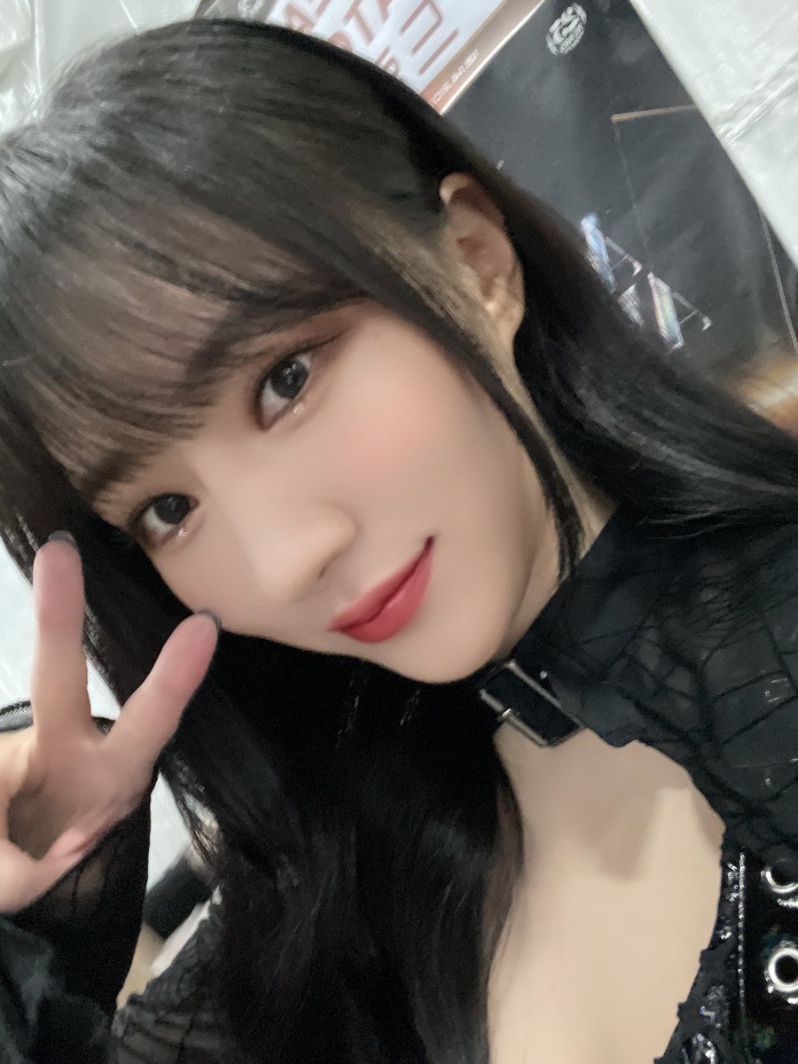 DC_Weverse's tweet photo. 230112 | #수아’s Post 

#SuA: “Although the picture is shaky 🥹
Let's have fun tomorrow
until the earth shakes!!!!❤️❤️
Come safely tomorrow~👋🏻”

@hf_dreamcatcher #Dreamcatcher #드림캐쳐 https://t.co/OmrCOKQkxZ