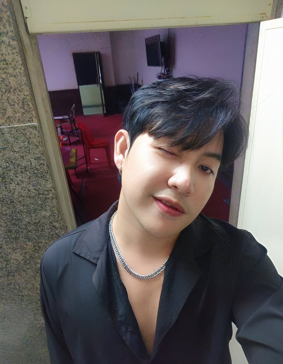 Diffz1's tweet photo. คืนนี้ เมาไหนดี @ศรีษะเกษ https://t.co/GN07XzkZeX
