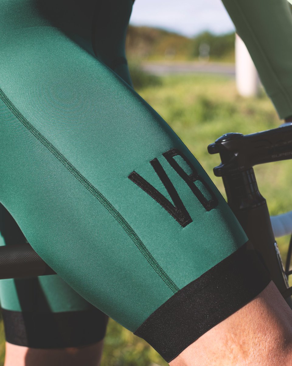 Our dependable Hugo Collection features heat regulating properties and weather resistance for riding in cooler conditions. ⛅️❄️🍃

#velobici #vb #cycling #cyclingfashion #newkit #cyclingstyle #cyclingapparel #roadcycling