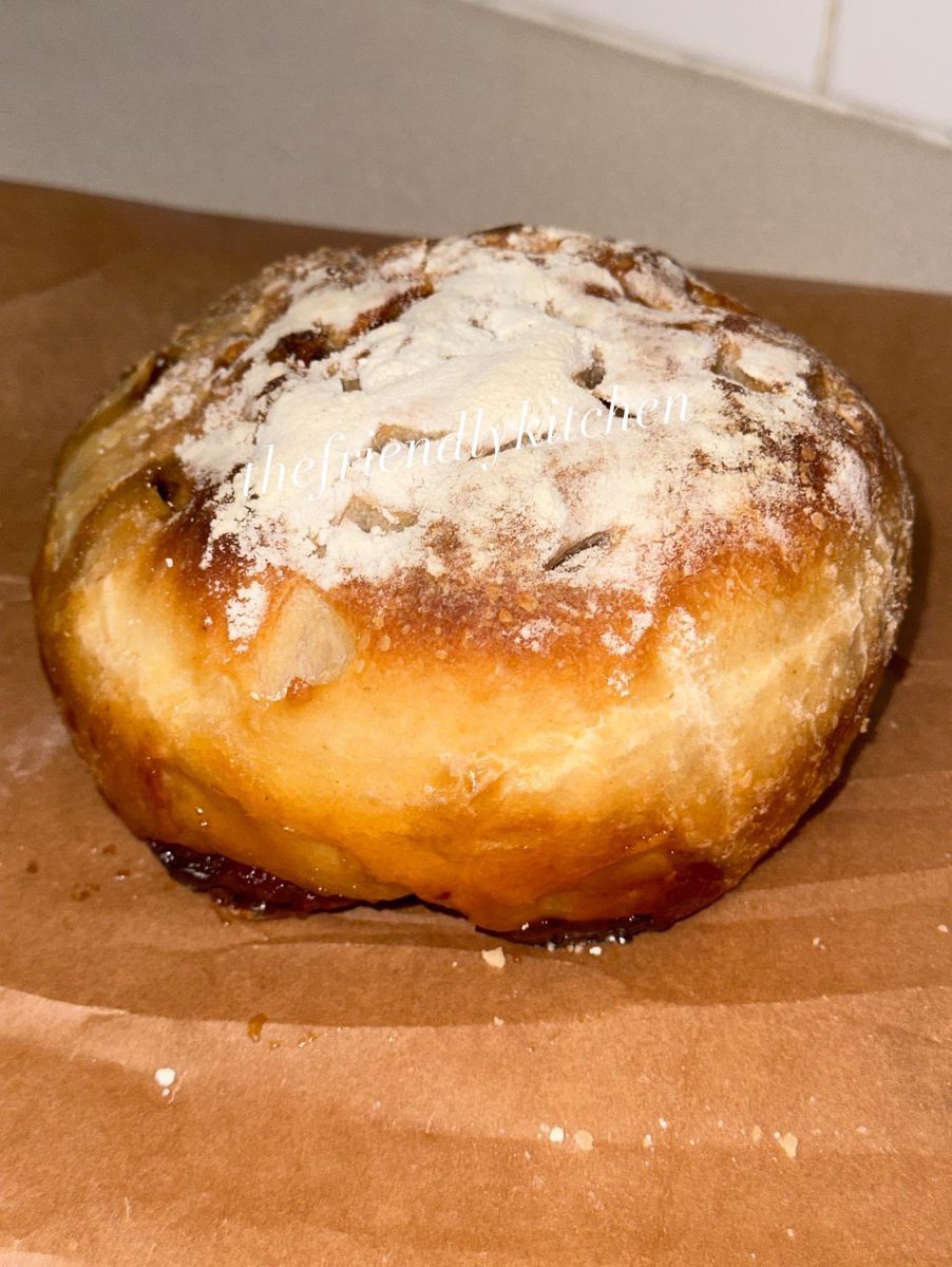 ChelseyMarieTFK's tweet image. Bacon and brown sugar sourdough, sweet bread. I’m going to slice it up and make French toast!! #truecooks #sourdough #sourdoughbread #bacon #baconbread