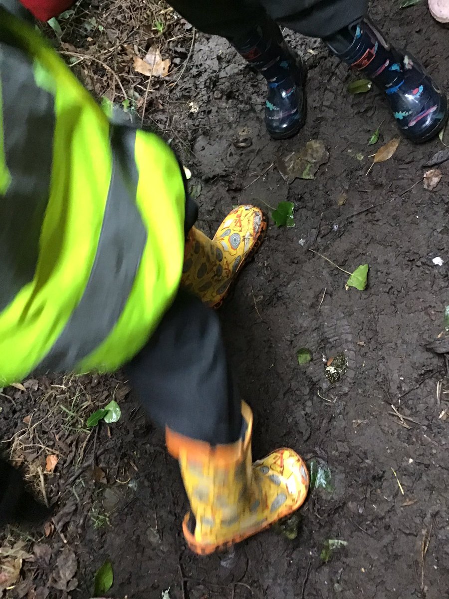 Nursery_GPS's tweet photo. We went on our own bear hunt! π₯Ύπ» #Unity #Excellentexplorers https://t.co/L0B2m5ZNdp