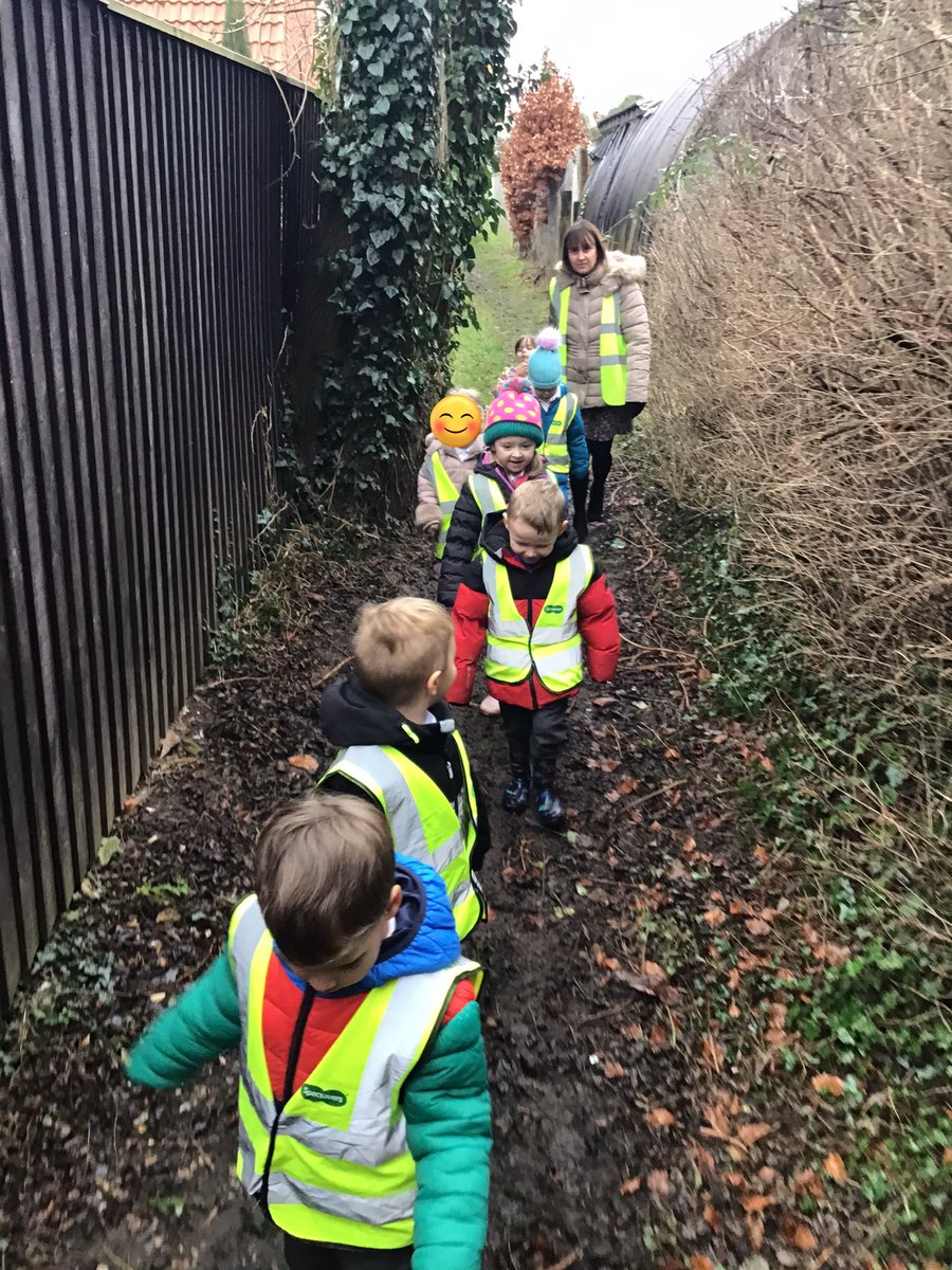 Nursery_GPS's tweet photo. We went on our own bear hunt! π₯Ύπ» #Unity #Excellentexplorers https://t.co/L0B2m5ZNdp