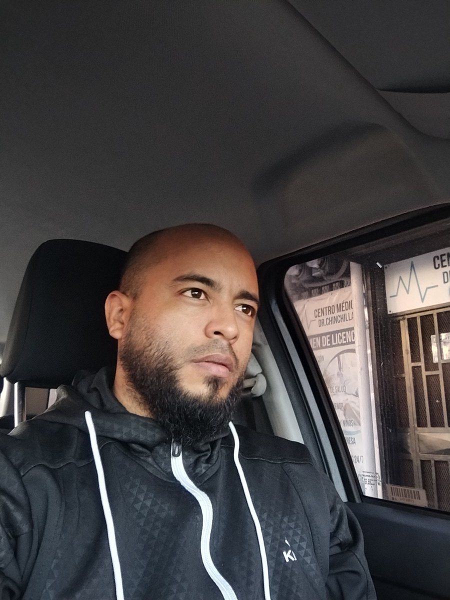 cpa_johan's tweet photo. Llegando a 42... y se ven bien 🎉
Me falta mi tradicional saludo de cada temporada @GabJHi , perdón, pero es lo más emocionante de este día 🎁 https://t.co/Nuj1QsZ655
