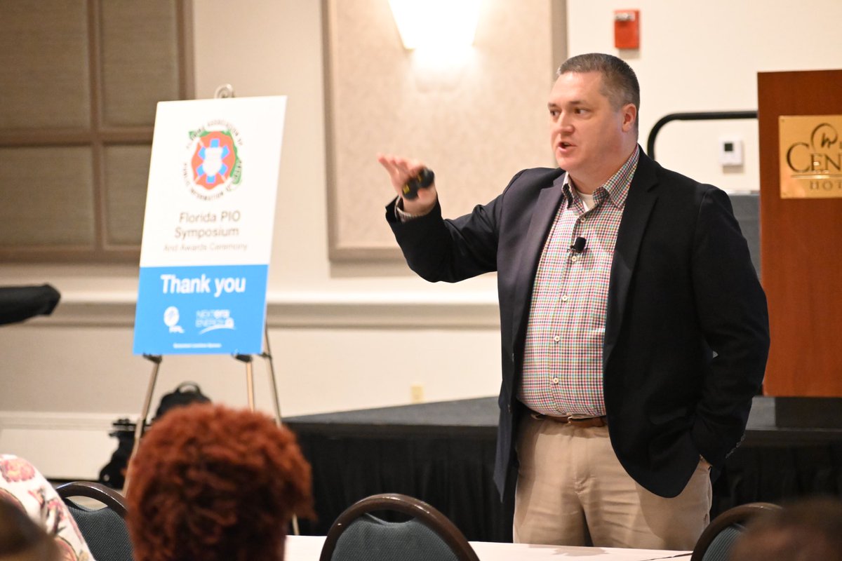 FloridaPIOs's tweet photo. Genius tidbits from @AdamThePIO during his kick-off presentation at Florida PIO Symposium at @floridafirecon.
“Keep the main thing, the main thing.”
“Avoid the sleepy six….”
“Avoid acronyms, adjectives, jargon….”
#FAPIO24 https://t.co/0ovAGuyAQM