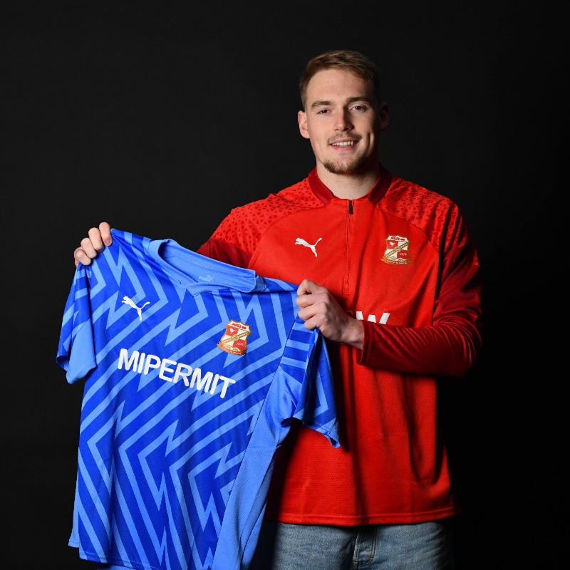 Official_STFC's tweet photo. #STFC through and through ❤️

✍️ Welcome to Swindon Town, @JackBycroft!