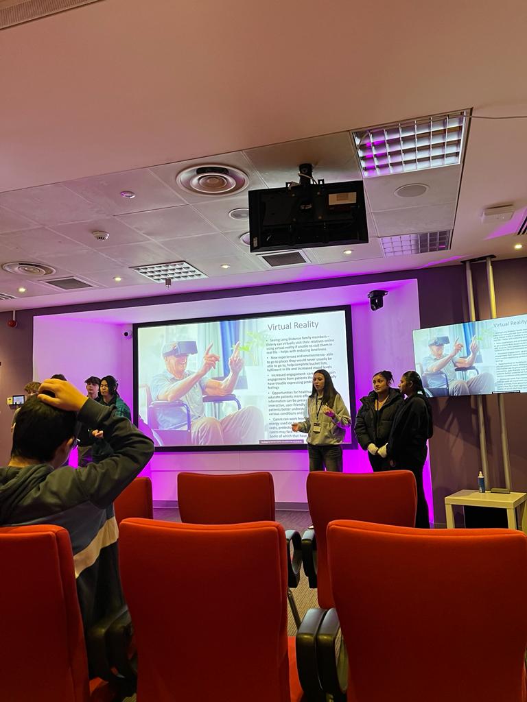 KHS6thForm tweet media