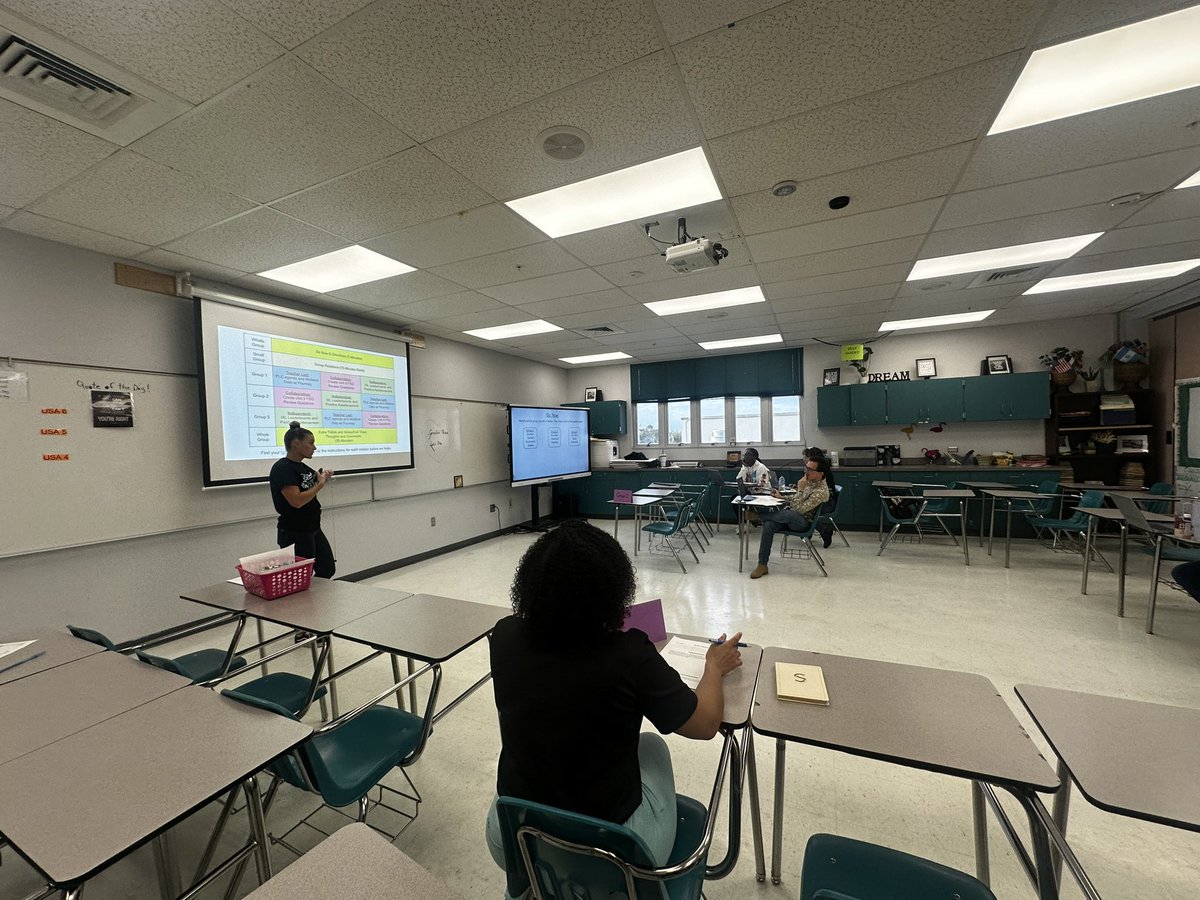 AP_RPBHS's tweet photo. @RPBHS_Principal @RPBHSOfficial Algebra I team looking to improve classroom engagement and differentiation through rotational model. @kgwhetsell https://t.co/50jnjLN45t