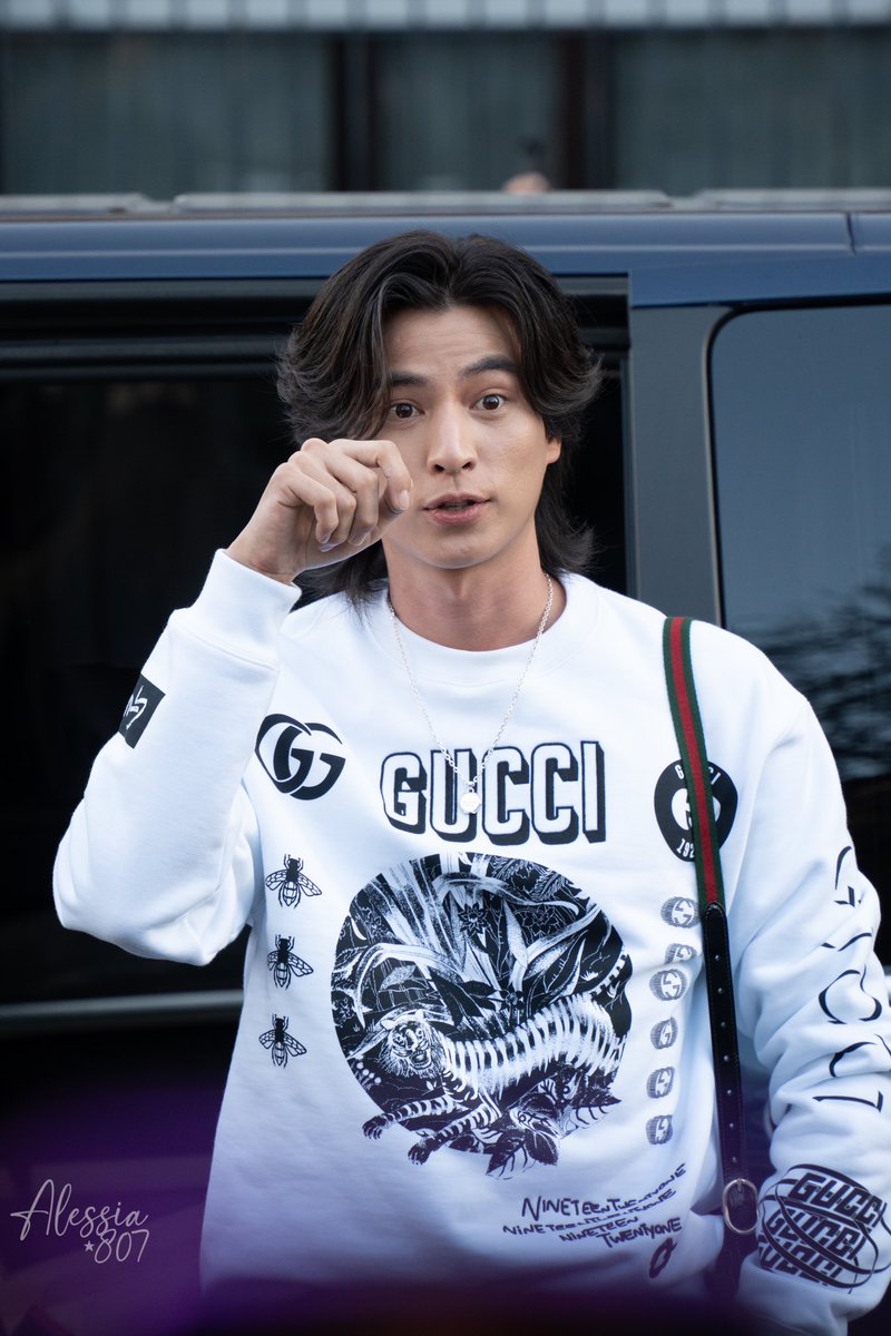 alessia807_'s tweet photo. Gulf Kanawut at Milan Fashion Week for Gucci
if you repost give me credit (alessia.807), thanks ✨
#GUCCIFW24xGulf
#GulfKanawut #Gucci #GucciFW24 https://t.co/7qtqUsKwUx