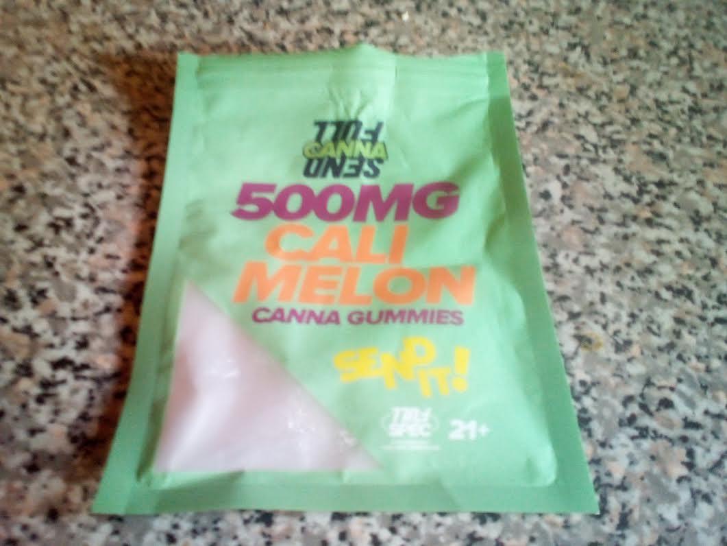 SilverbirdTim's tweet photo. I bought a little bag of $20 worth of gummy bears
that was on Tuesday I  had  three of them and it didn't do anything I didn't feel anything so I ate the whole bag
and abracadabra today is Friday they made the whole week disappear I slept like a baby https://t.co/jHXOJF4Otm