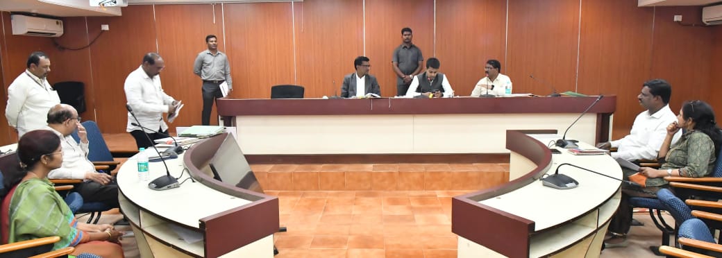 District Collector Anudeep Durishetty chaired a district-level meeting on PCPNDT Act at the Collectorate meeting hall on Friday. To strengthen its implementation, the Collector called for establishment of a toll-free complaint number at the district level.