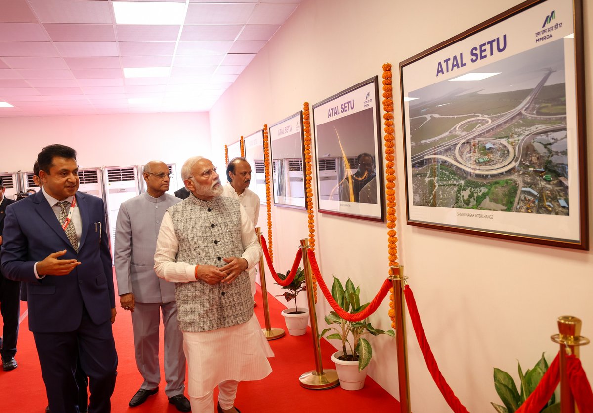 BJP4India's tweet photo. प्रगति के पथ पर अग्रसर नया भारत!

पीएम श्री @narendramodi ने आज 'अटल सेतु' मुंबई और देश के लोगों को समर्पित किया। https://t.co/0dCr80wDKQ