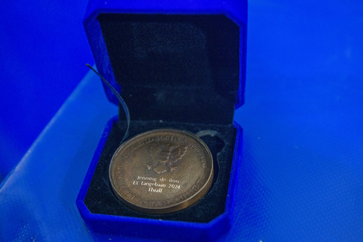 De Groninger schaatser Jenning de Boo (19) heeft vrijdag de sportpenning 🎖️van de gemeente Groningen gekregen. De Boo werd eind december nationaal kampioen op de 500 en 1000 meter en pakte tijdens het EK afstanden goud op de 500 meter. Meer info👉ap.lc/uFqXL