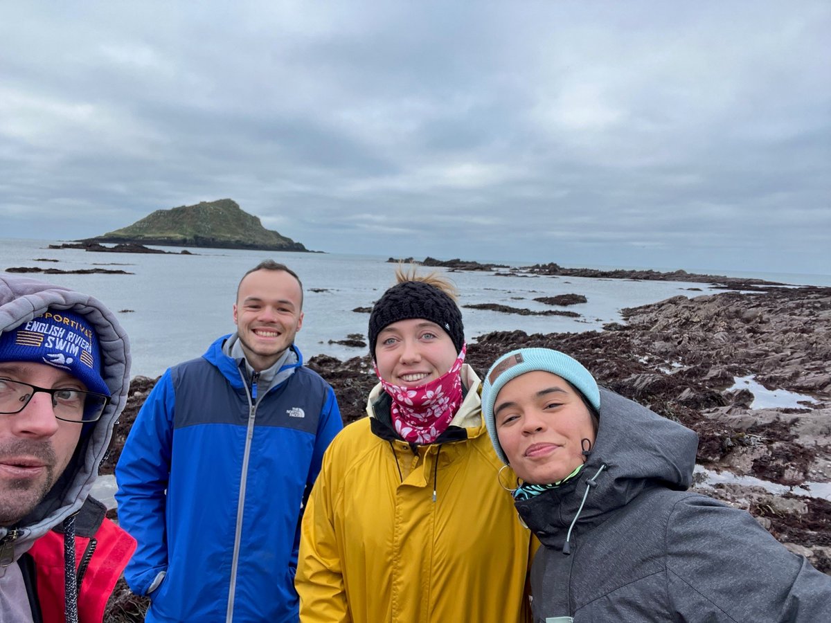 A chilly 4 deg C on the rocky shore today, but great to complete some winter surveys for the @BefScale project... investigating resilience of Fucus habitats across a large temp/latitude gradient. 🥶🥶🥶🥶🌊🌊🌊🌊🦐🦐🦐🦐🌱🌱🌱🌱