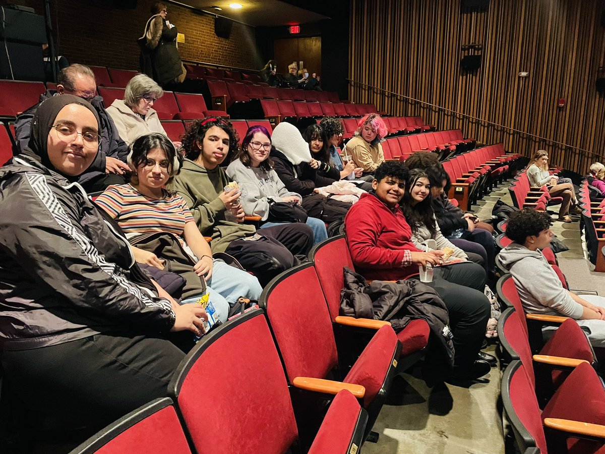 THE REVIEWS ARE IN: CityLab will return to the theatre again! 🎭 

On Wednesday ELA 10 students attended Real Women Have Curves at @americanrep w/ Ms. Eurbin, Ms. Waxman, & Ms. B-F & can’t wait to see another show!

#CityLab #cityasalab #STEAM #experientiallearning @RPS_Super