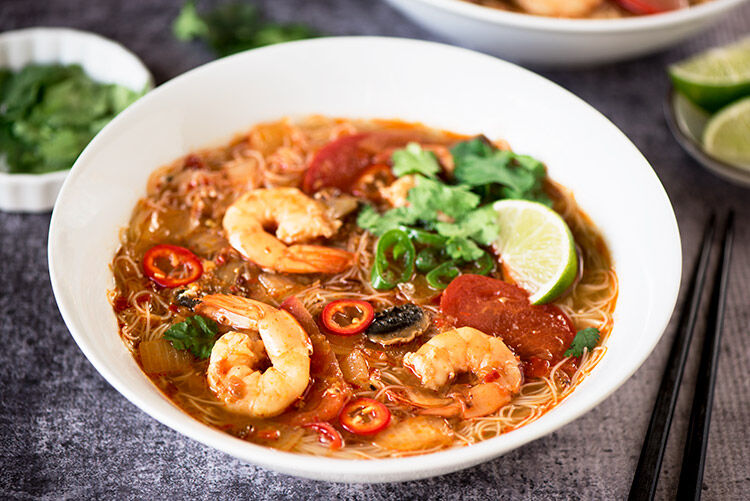 VCumberlandPark's tweet photo. It's chilly outside, so warm up with a delicious bowl of Tom Yum Noodle Soup from Chiangmai Thai! https://t.co/VczbnSLOHf