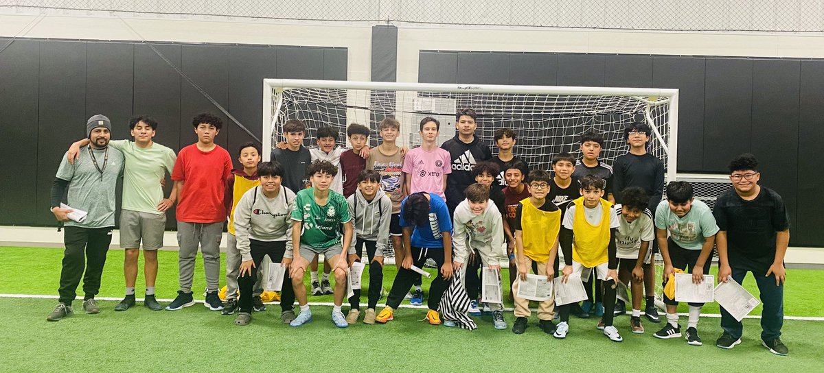 Lex_UNIFUT's tweet photo. The winter indoor soccer season has started! 
¡La temporada de invierno indoor ha comenzado! https://t.co/1umt80l253