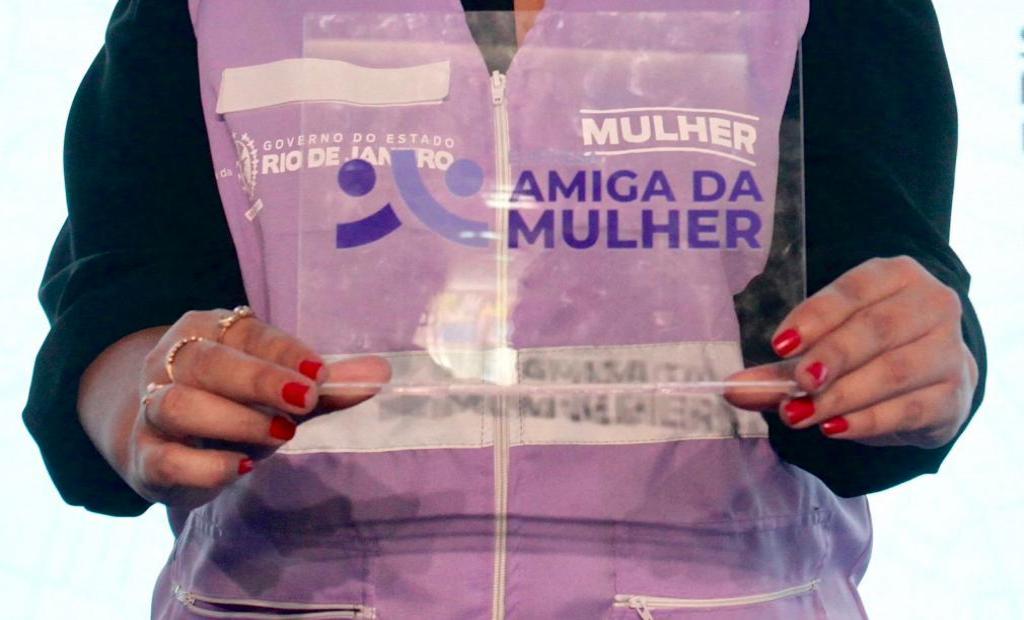 GovRJ's tweet photo. Atenção 👇

Quem ainda não se inscreveu, tem até 30/01 para se candidatar ao Selo Empresa Amiga da Mulher, que certifica empresas que contribuem com ações e projetos de promoção e defesa dos direitos da mulher no #RJ. 

➡️ Confira: https://t.co/7voGkrb0Bl https://t.co/tJ1a7ZUcT8