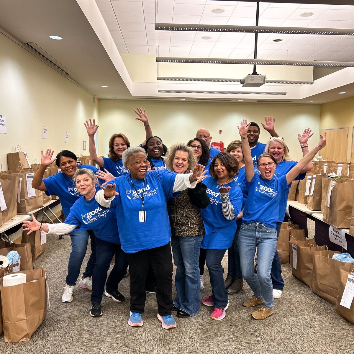 Huge thank you to @Allegacy, @AmericanAir, and @RAI_News B.E.Y.O.U. (Black Employees Yielding Outreach and Unity) groups for helping to sort, count, and pack bags from our Remember in December item drive!