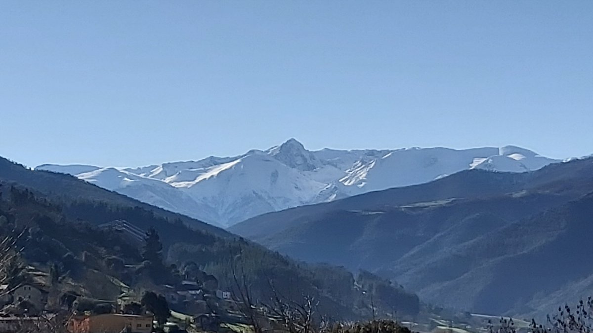 Apez140's tweet photo. #Momentos
Tan sólo...🧚♂️😎
#Aliezo #Liébana #PicosDeEuropa #Cantabria #NorthernSpain #Magia y #Belleza #Inmensas #TourismSpain🇪🇦 https://t.co/4fsLwlLqdq