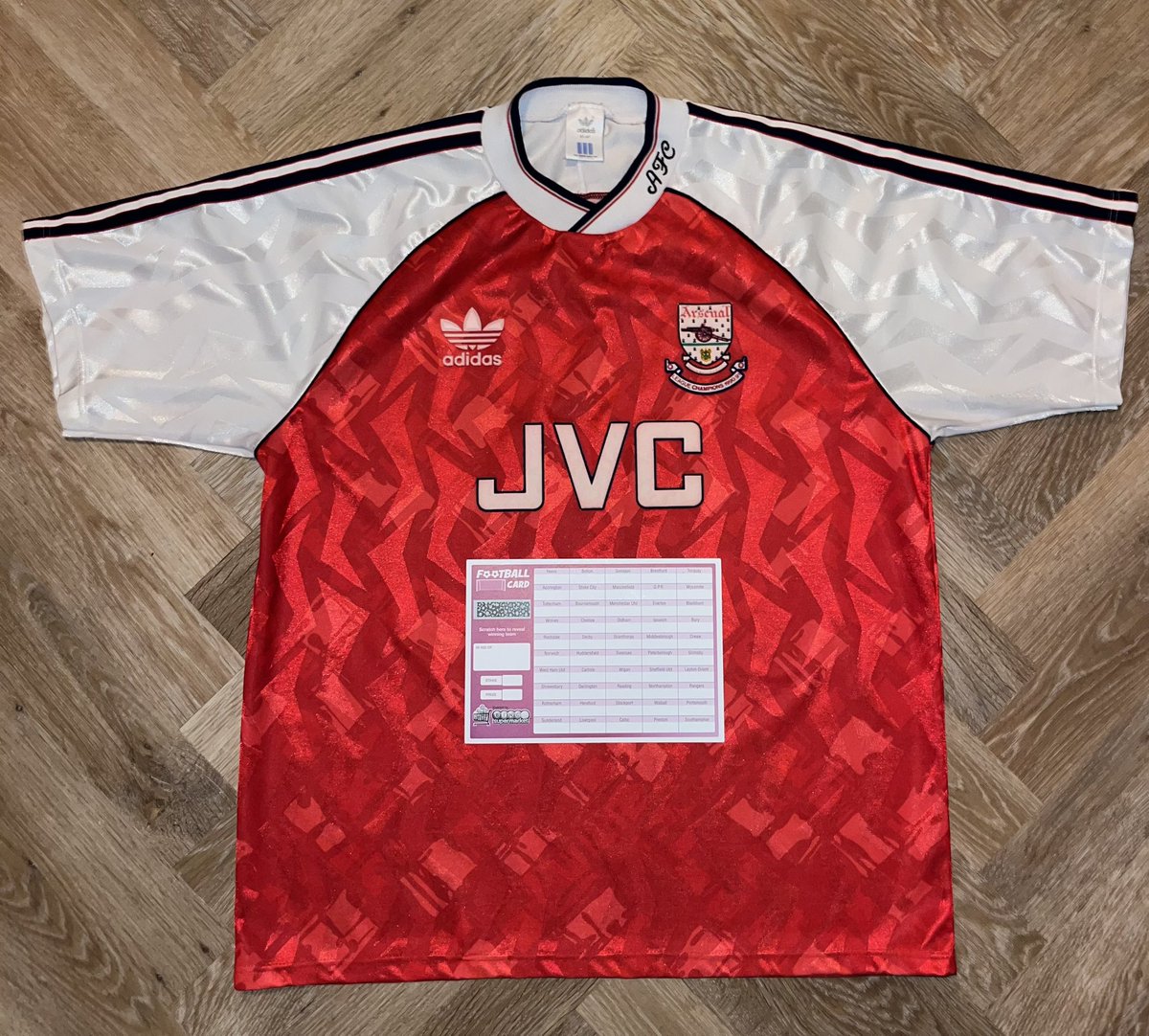 ⚪️🔴RAFFLE🔴⚪️ 🌟Now featuring the 1991-92 Home shirt with the champions banner celebrating the league title of 1990-91!🏆 In my view, it’s a timeless classic that rivals the best from the Adidas collection😍 - Size L👕 - £3.50 an entry 🎟️