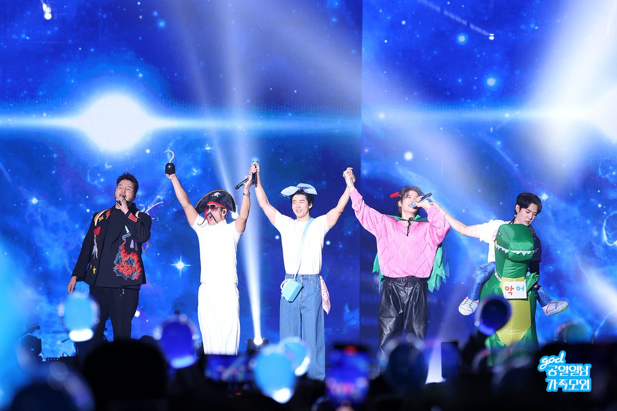 🎂god 데뷔 25주년을 축하합니다🎂
🩵박준형 윤계상 안데니 손호영 김태우🩵
다섯 남자와 언제나 함께🙏

#지오디는_25년째_올타임_레전드
#god_25th_HBD
#다섯남자와_언제나_함께