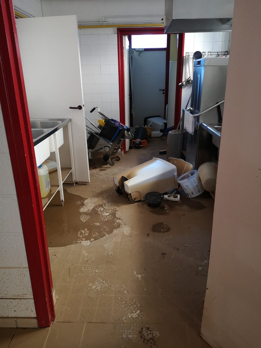 protecivile10's tweet photo. [Aide aux populations sinistrées par les inondations du Pas de Calais] https://t.co/91xq8v0vYX