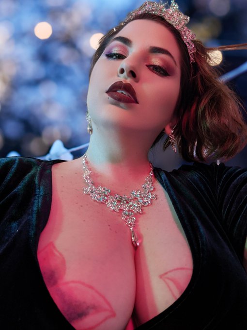 Gift yourself the pleasure of my attention. Every dollar you spend is a tribute to my irresistible allure<a href="/tag/paypig"class="tags"><span>#paypig</span></a>